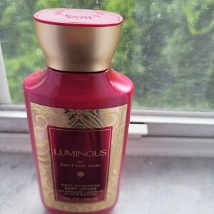 Bath & Body Works Luminous Body Lotion in Red and Gold